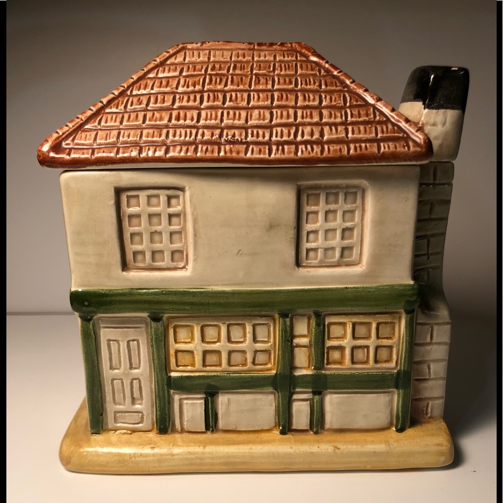 Takashi Cottage Cookie Biscuit/Cracker/Cookie Jar